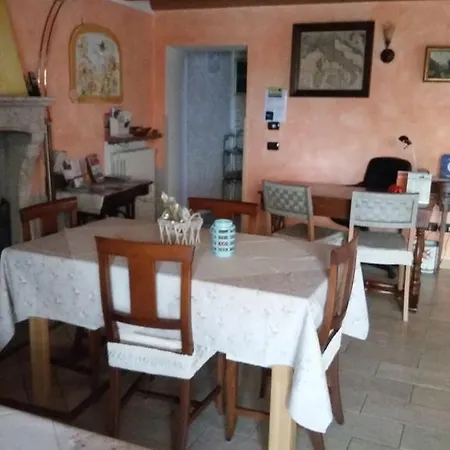 Bed & Breakfast La Carbonara 6 *